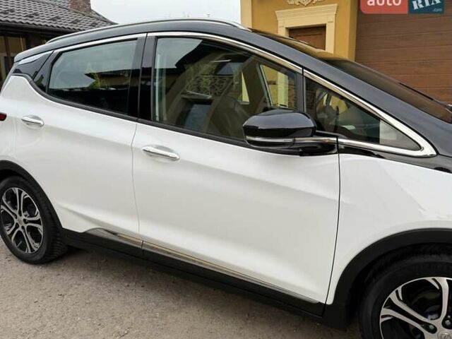 Белый Опель Ampera-e, объемом двигателя 0 л и пробегом 71 тыс. км за 14350 $, фото 24 на Automoto.ua