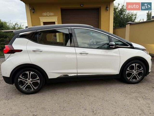 Белый Опель Ampera-e, объемом двигателя 0 л и пробегом 71 тыс. км за 14350 $, фото 13 на Automoto.ua