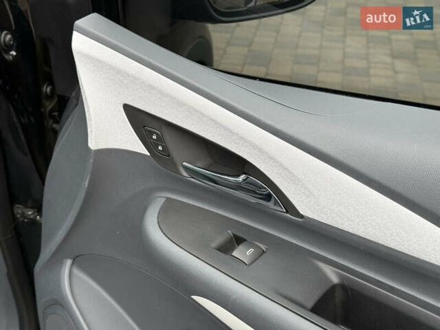 Черный Опель Ampera-e, объемом двигателя 0 л и пробегом 160 тыс. км за 13900 $, фото 59 на Automoto.ua