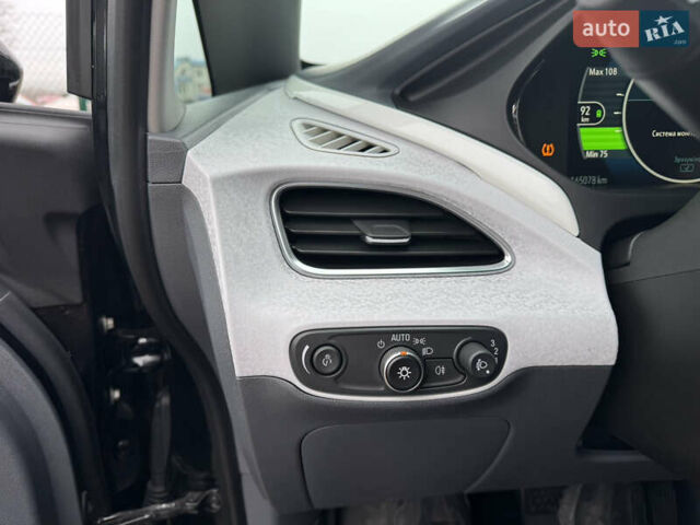 Черный Опель Ampera-e, объемом двигателя 0 л и пробегом 166 тыс. км за 14200 $, фото 17 на Automoto.ua