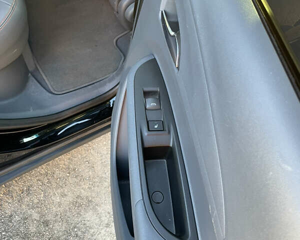 Черный Опель Ampera-e, объемом двигателя 0 л и пробегом 149 тыс. км за 15500 $, фото 22 на Automoto.ua