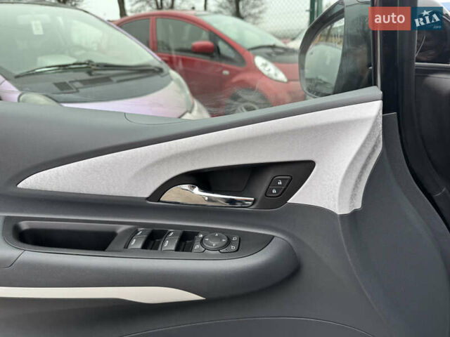 Черный Опель Ampera-e, объемом двигателя 0 л и пробегом 166 тыс. км за 14200 $, фото 18 на Automoto.ua