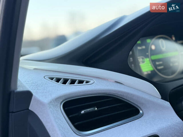 Черный Опель Ampera-e, объемом двигателя 0 л и пробегом 68 тыс. км за 13999 $, фото 7 на Automoto.ua