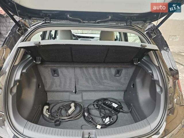 Черный Опель Ampera-e, объемом двигателя 0 л и пробегом 105 тыс. км за 14900 $, фото 7 на Automoto.ua