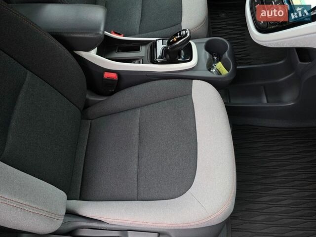 Чорний Опель Ampera-e, об'ємом двигуна 0 л та пробігом 81 тис. км за 15199 $, фото 41 на Automoto.ua