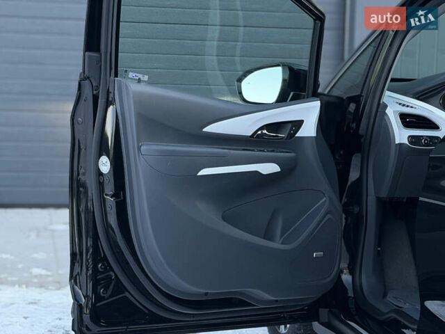 Черный Опель Ampera-e, объемом двигателя 0 л и пробегом 68 тыс. км за 13999 $, фото 55 на Automoto.ua