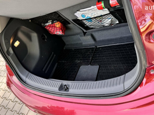 Красный Опель Ampera-e, объемом двигателя 0 л и пробегом 56 тыс. км за 14900 $, фото 24 на Automoto.ua