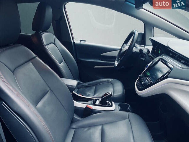 Красный Опель Ampera-e, объемом двигателя 0 л и пробегом 88 тыс. км за 14499 $, фото 31 на Automoto.ua