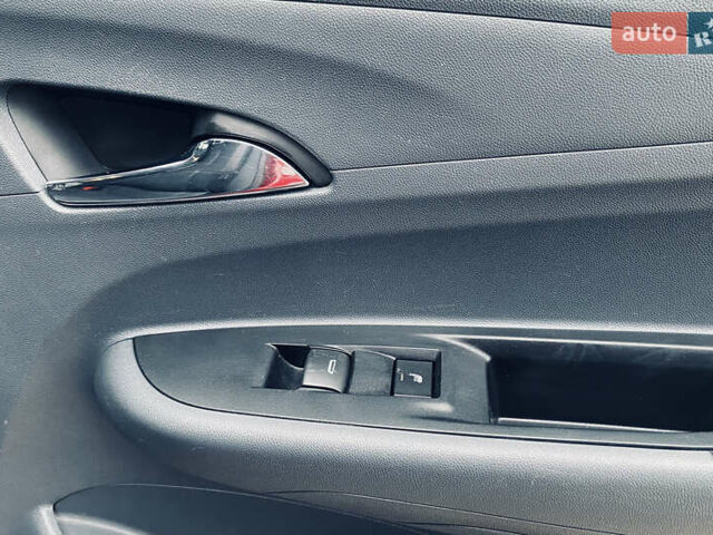 Червоний Опель Ampera-e, об'ємом двигуна 0 л та пробігом 90 тис. км за 14299 $, фото 36 на Automoto.ua