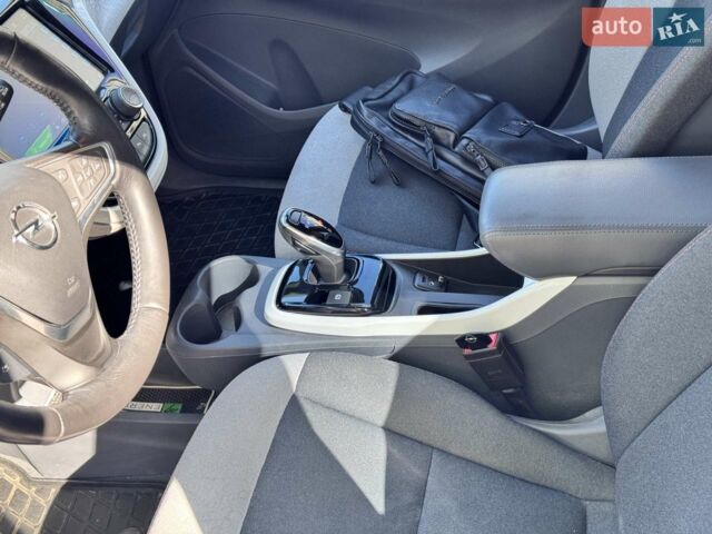 Красный Опель Ampera-e, объемом двигателя 0 л и пробегом 56 тыс. км за 14900 $, фото 50 на Automoto.ua