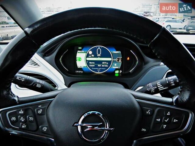 Красный Опель Ampera-e, объемом двигателя 0 л и пробегом 179 тыс. км за 16000 $, фото 10 на Automoto.ua