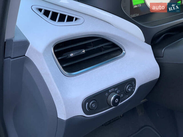 Серый Опель Ampera-e, объемом двигателя 0 л и пробегом 90 тыс. км за 14900 $, фото 37 на Automoto.ua
