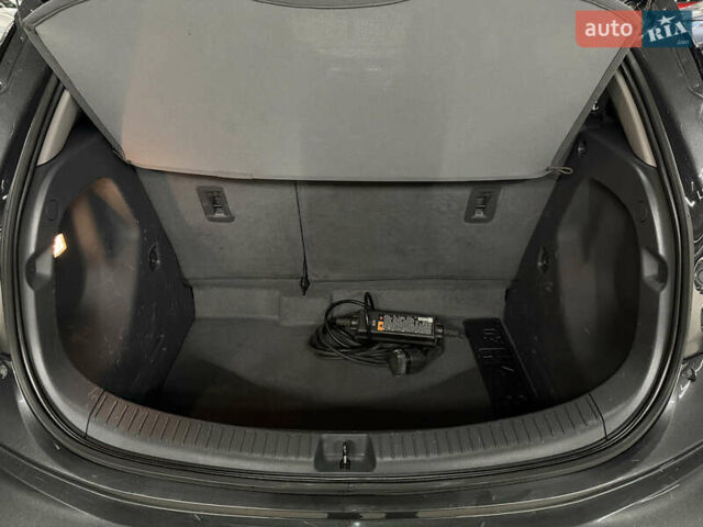 Серый Опель Ampera-e, объемом двигателя 0 л и пробегом 162 тыс. км за 13900 $, фото 7 на Automoto.ua