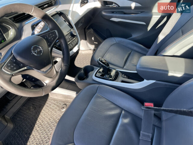 Серый Опель Ampera-e, объемом двигателя 0 л и пробегом 146 тыс. км за 13900 $, фото 16 на Automoto.ua