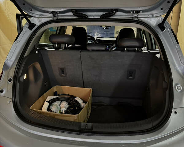 Серый Опель Ampera-e, объемом двигателя 0 л и пробегом 150 тыс. км за 14800 $, фото 25 на Automoto.ua