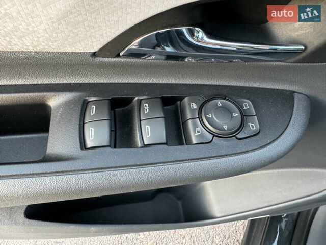 Серый Опель Ampera-e, объемом двигателя 0 л и пробегом 138 тыс. км за 13400 $, фото 17 на Automoto.ua