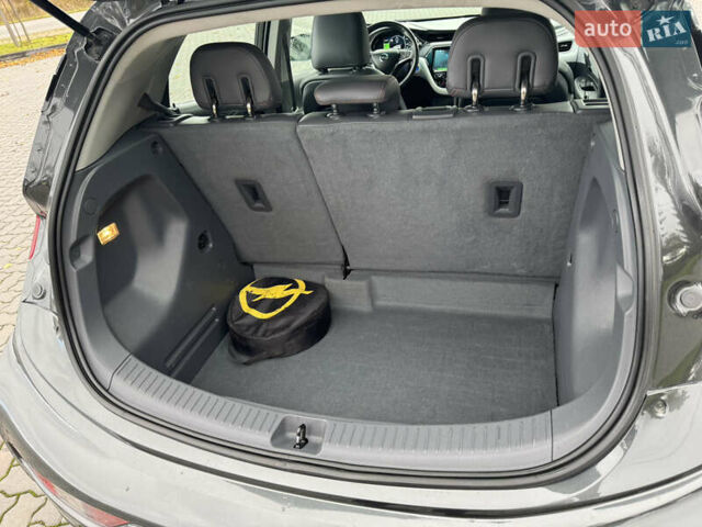 Серый Опель Ampera-e, объемом двигателя 0 л и пробегом 140 тыс. км за 14450 $, фото 42 на Automoto.ua