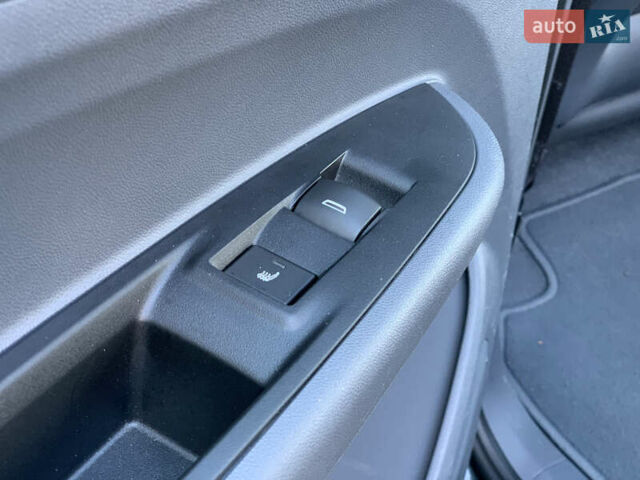 Серый Опель Ampera-e, объемом двигателя 0 л и пробегом 90 тыс. км за 14900 $, фото 48 на Automoto.ua