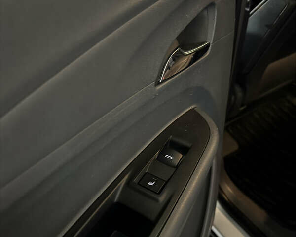 Серый Опель Ampera-e, объемом двигателя 0 л и пробегом 150 тыс. км за 14800 $, фото 18 на Automoto.ua