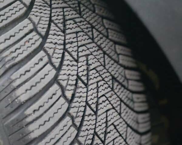 Серый Опель Ampera-e, объемом двигателя 0 л и пробегом 109 тыс. км за 14499 $, фото 37 на Automoto.ua