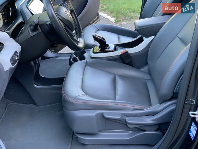 Серый Опель Ampera-e, объемом двигателя 0 л и пробегом 90 тыс. км за 14900 $, фото 36 на Automoto.ua