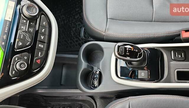 Серый Опель Ampera-e, объемом двигателя 0 л и пробегом 114 тыс. км за 14900 $, фото 24 на Automoto.ua