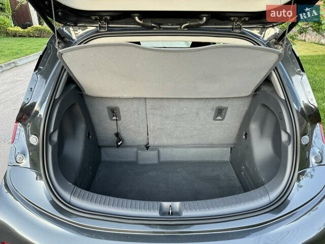 Серый Опель Ampera-e, объемом двигателя 0 л и пробегом 138 тыс. км за 13400 $, фото 10 на Automoto.ua