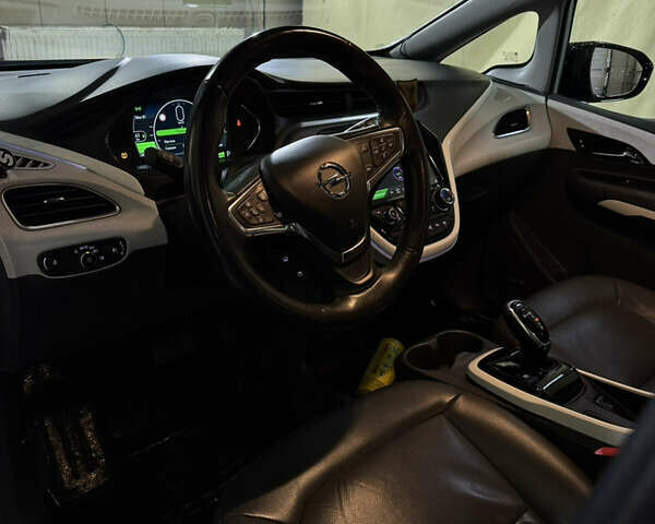 Серый Опель Ampera-e, объемом двигателя 0 л и пробегом 150 тыс. км за 14800 $, фото 23 на Automoto.ua