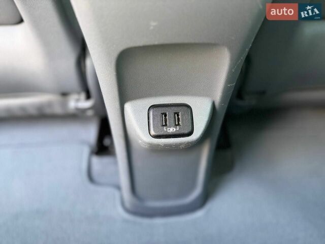 Серый Опель Ampera-e, объемом двигателя 0 л и пробегом 193 тыс. км за 13699 $, фото 25 на Automoto.ua