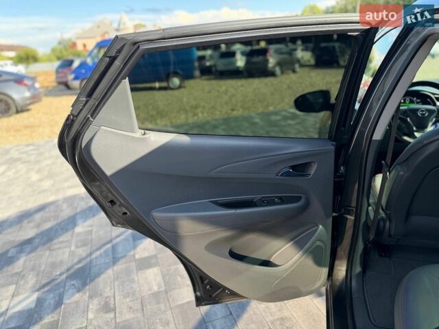 Сірий Опель Ampera-e, об'ємом двигуна 0 л та пробігом 133 тис. км за 14399 $, фото 22 на Automoto.ua