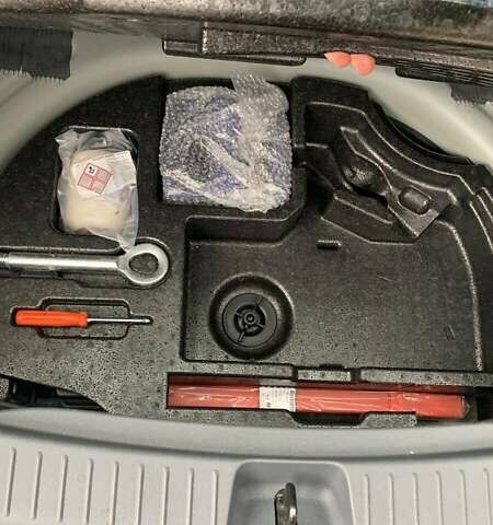 Серый Опель Ampera-e, объемом двигателя 0 л и пробегом 130 тыс. км за 16949 $, фото 35 на Automoto.ua