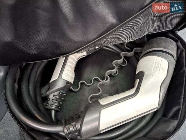 Серый Опель Ampera-e, объемом двигателя 0 л и пробегом 97 тыс. км за 15500 $, фото 24 на Automoto.ua