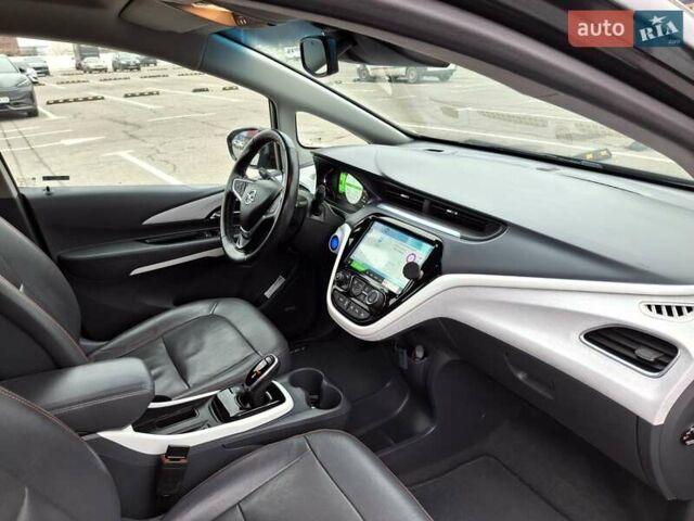 Серый Опель Ampera-e, объемом двигателя 0 л и пробегом 97 тыс. км за 15500 $, фото 28 на Automoto.ua