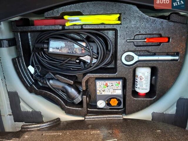 Сірий Опель Ampera-e, об'ємом двигуна 0 л та пробігом 97 тис. км за 15200 $, фото 26 на Automoto.ua