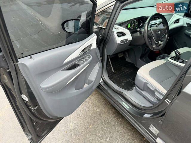 Серый Опель Ampera-e, объемом двигателя 0 л и пробегом 57 тыс. км за 17500 $, фото 12 на Automoto.ua