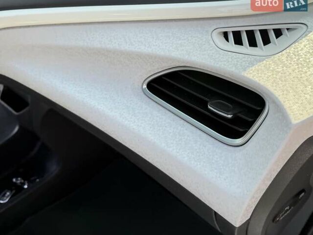 Сірий Опель Ampera-e, об'ємом двигуна 0 л та пробігом 65 тис. км за 14950 $, фото 59 на Automoto.ua