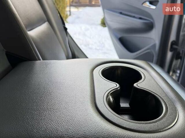 Сірий Опель Ampera-e, об'ємом двигуна 0 л та пробігом 65 тис. км за 14950 $, фото 58 на Automoto.ua