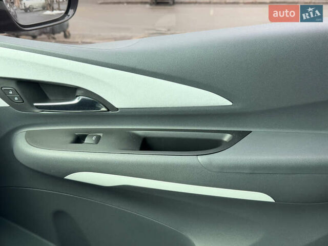 Серый Опель Ampera-e, объемом двигателя 0 л и пробегом 57 тыс. км за 17500 $, фото 18 на Automoto.ua