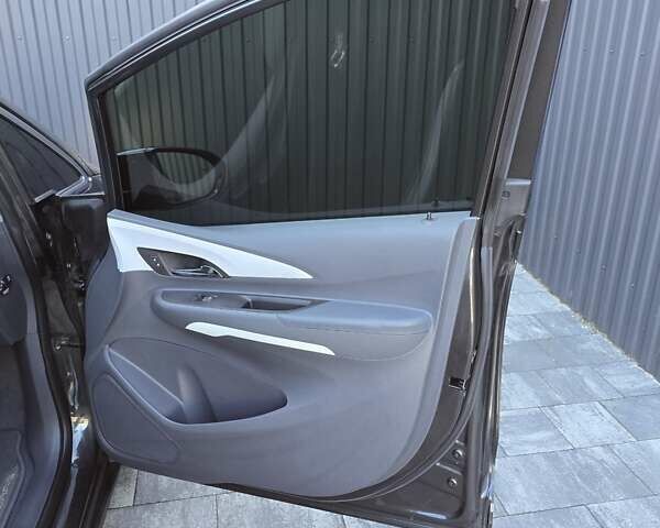 Серый Опель Ampera-e, объемом двигателя 0 л и пробегом 11 тыс. км за 18200 $, фото 23 на Automoto.ua