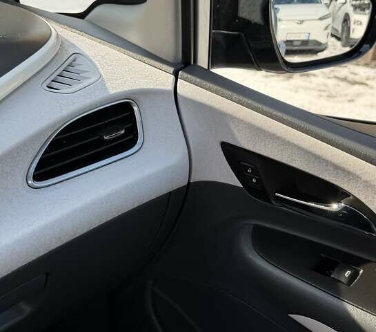 Сірий Опель Ampera-e, об'ємом двигуна 0 л та пробігом 65 тис. км за 14950 $, фото 79 на Automoto.ua