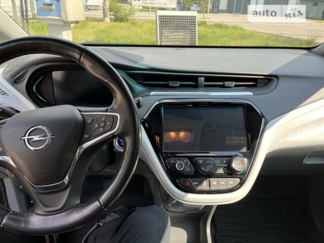 Серый Опель Ampera-e, объемом двигателя 0 л и пробегом 125 тыс. км за 20200 $, фото 11 на Automoto.ua