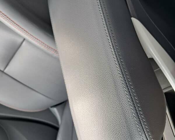 Серый Опель Ampera-e, объемом двигателя 0 л и пробегом 131 тыс. км за 16300 $, фото 25 на Automoto.ua