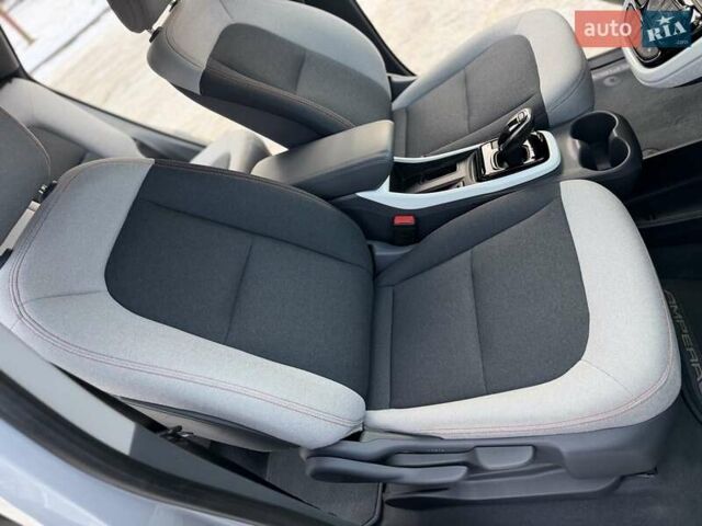 Серый Опель Ampera-e, объемом двигателя 0 л и пробегом 85 тыс. км за 14950 $, фото 44 на Automoto.ua