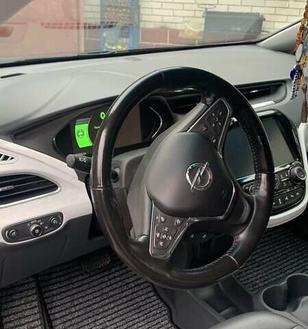 Серый Опель Ampera-e, объемом двигателя 0 л и пробегом 130 тыс. км за 16949 $, фото 29 на Automoto.ua