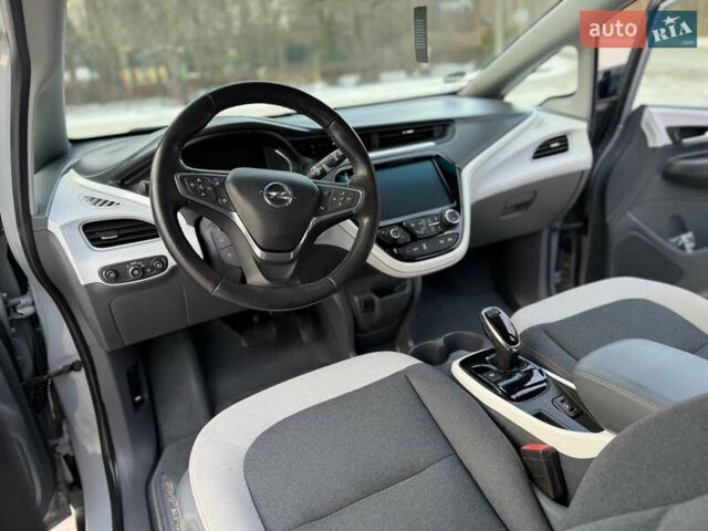 Серый Опель Ampera-e, объемом двигателя 0 л и пробегом 85 тыс. км за 14950 $, фото 62 на Automoto.ua