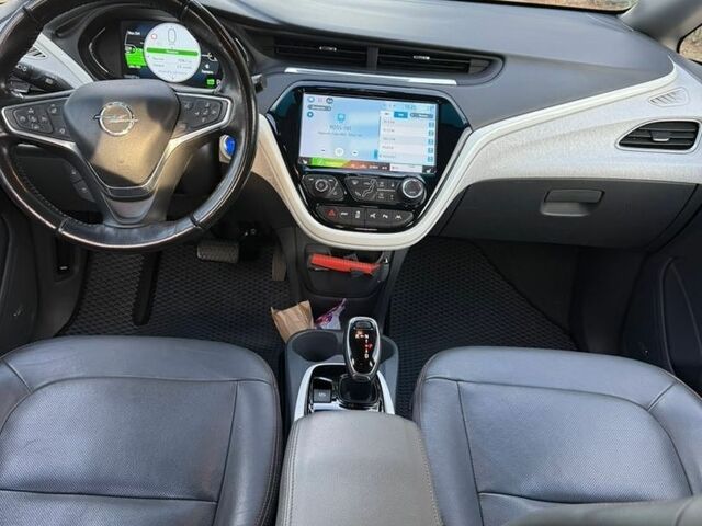 Серый Опель Ampera-e, объемом двигателя 0 л и пробегом 100 тыс. км за 16900 $, фото 12 на Automoto.ua