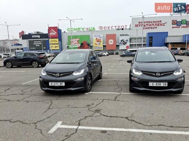 Серый Опель Ampera-e, объемом двигателя 0 л и пробегом 97 тыс. км за 15500 $, фото 2 на Automoto.ua