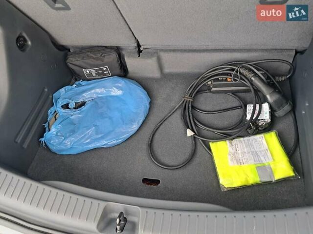 Сірий Опель Ampera-e, об'ємом двигуна 0 л та пробігом 131 тис. км за 16450 $, фото 20 на Automoto.ua