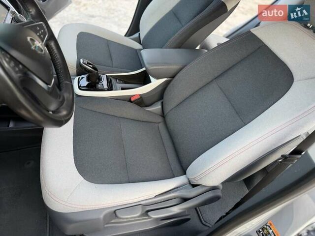 Серый Опель Ampera-e, объемом двигателя 0 л и пробегом 85 тыс. км за 14950 $, фото 56 на Automoto.ua