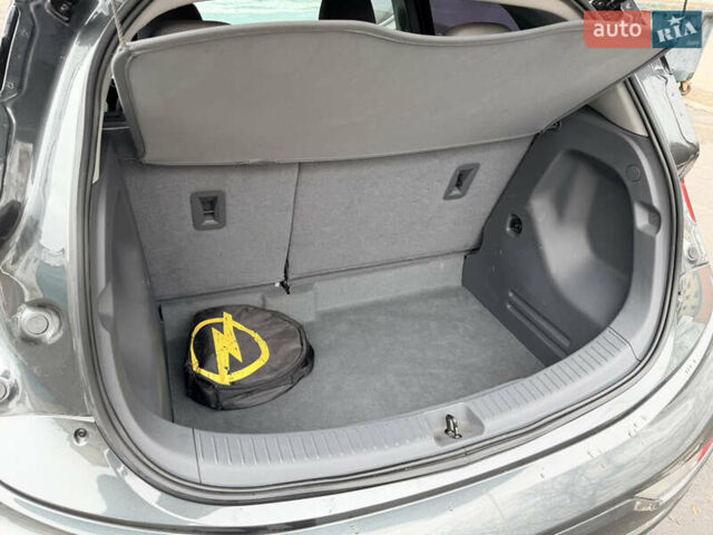 Серый Опель Ampera-e, объемом двигателя 0 л и пробегом 57 тыс. км за 17500 $, фото 8 на Automoto.ua